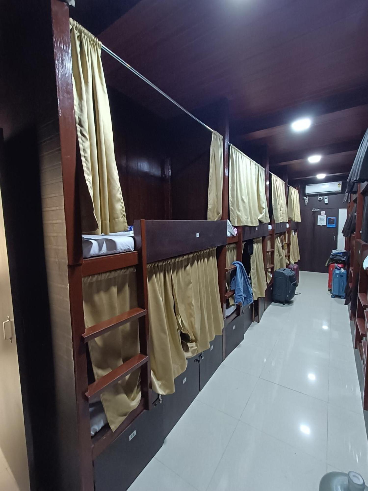 Asra Dormitory For Male And Female Mumbai Exterior foto