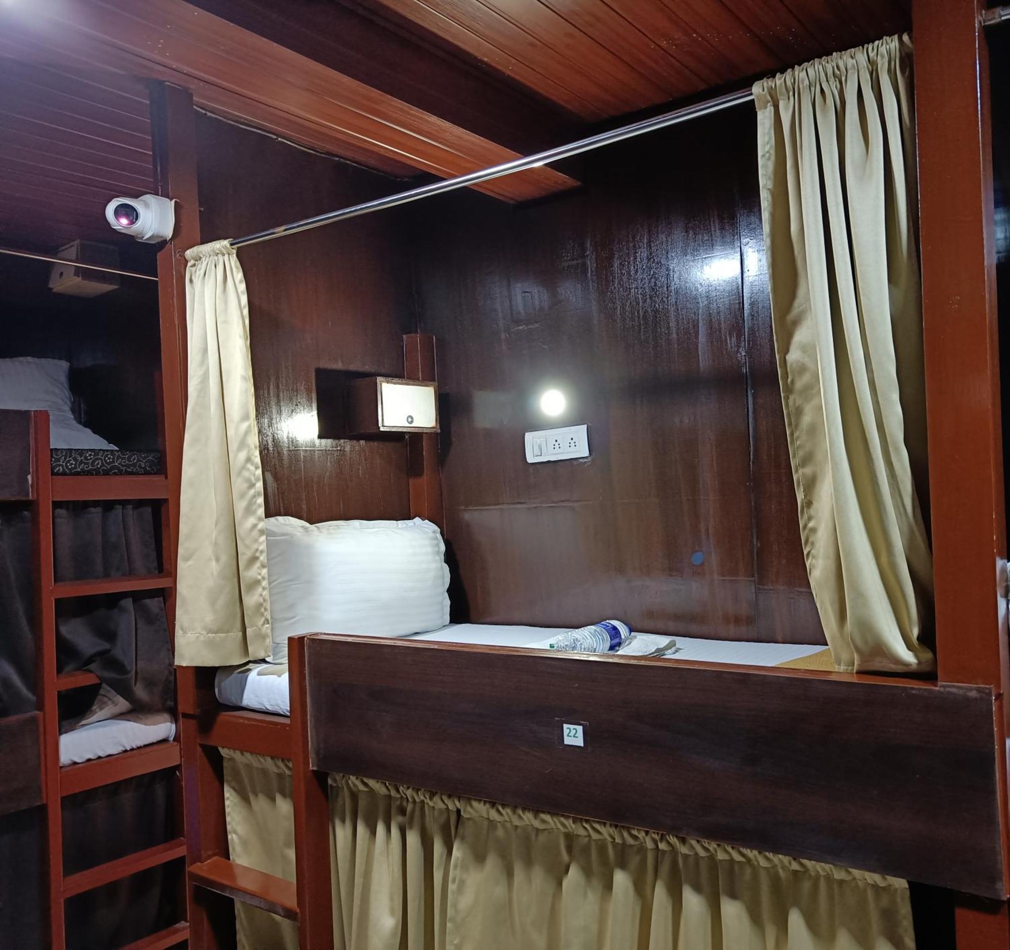 Asra Dormitory For Male And Female Mumbai Exterior foto