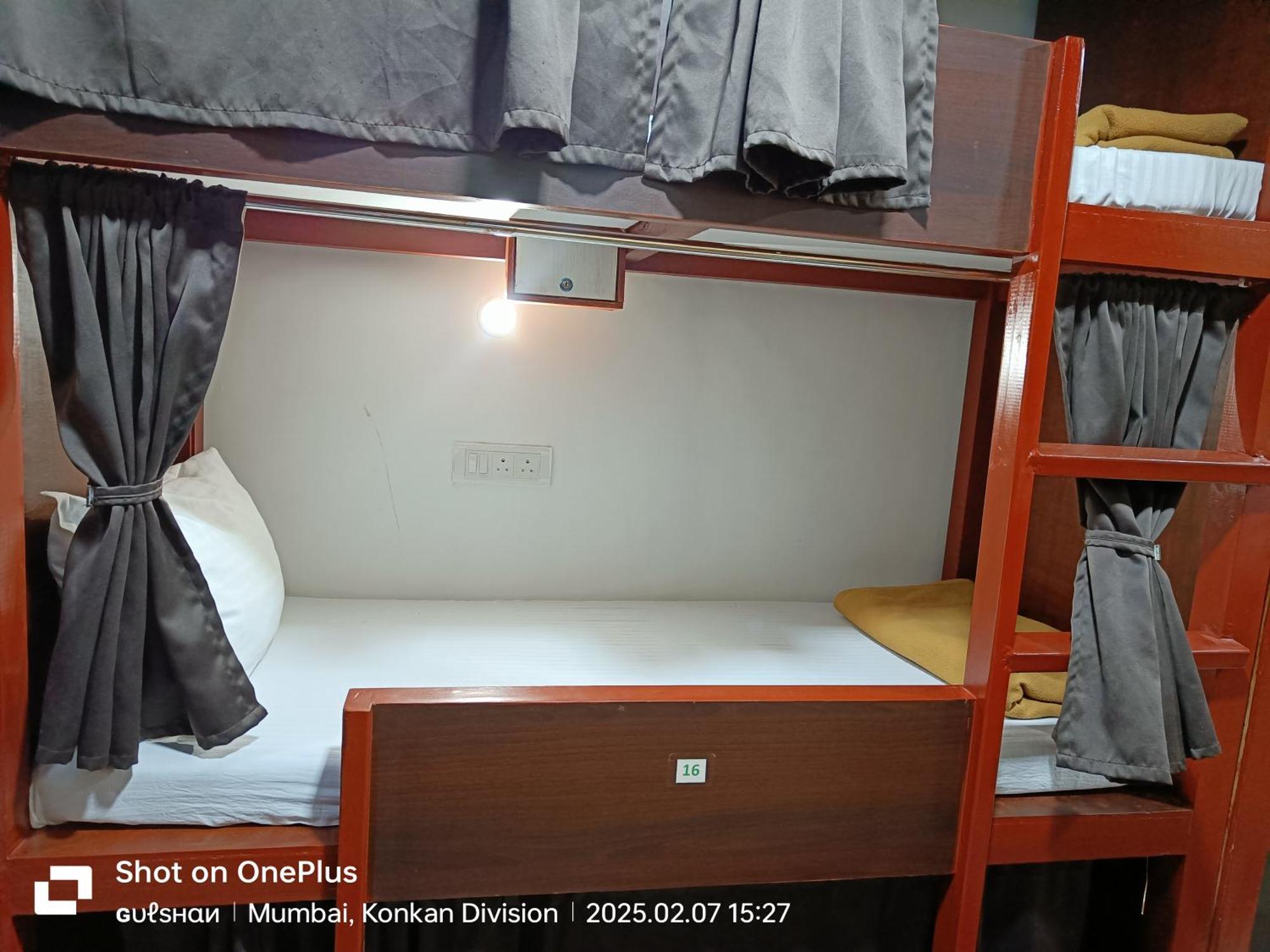 Asra Dormitory For Male And Female Mumbai Exterior foto